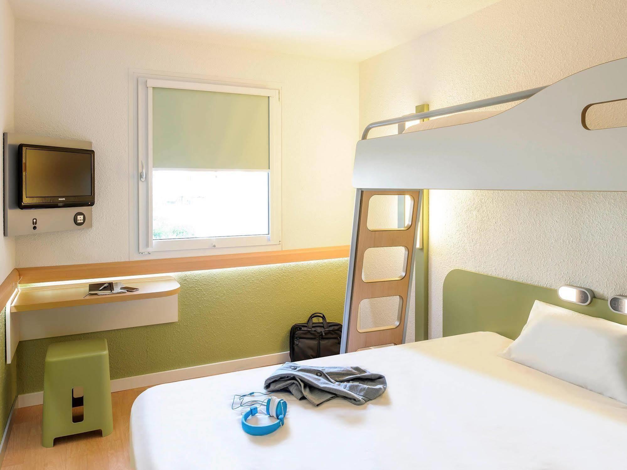 Ibis Budget Istres Trigance Exterior photo